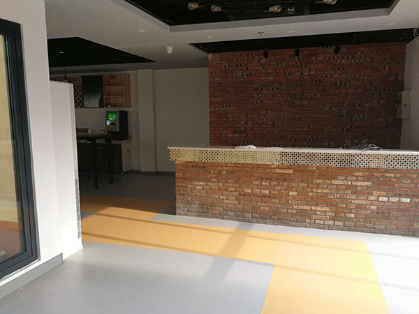 服務(wù)前臺(tái)施工